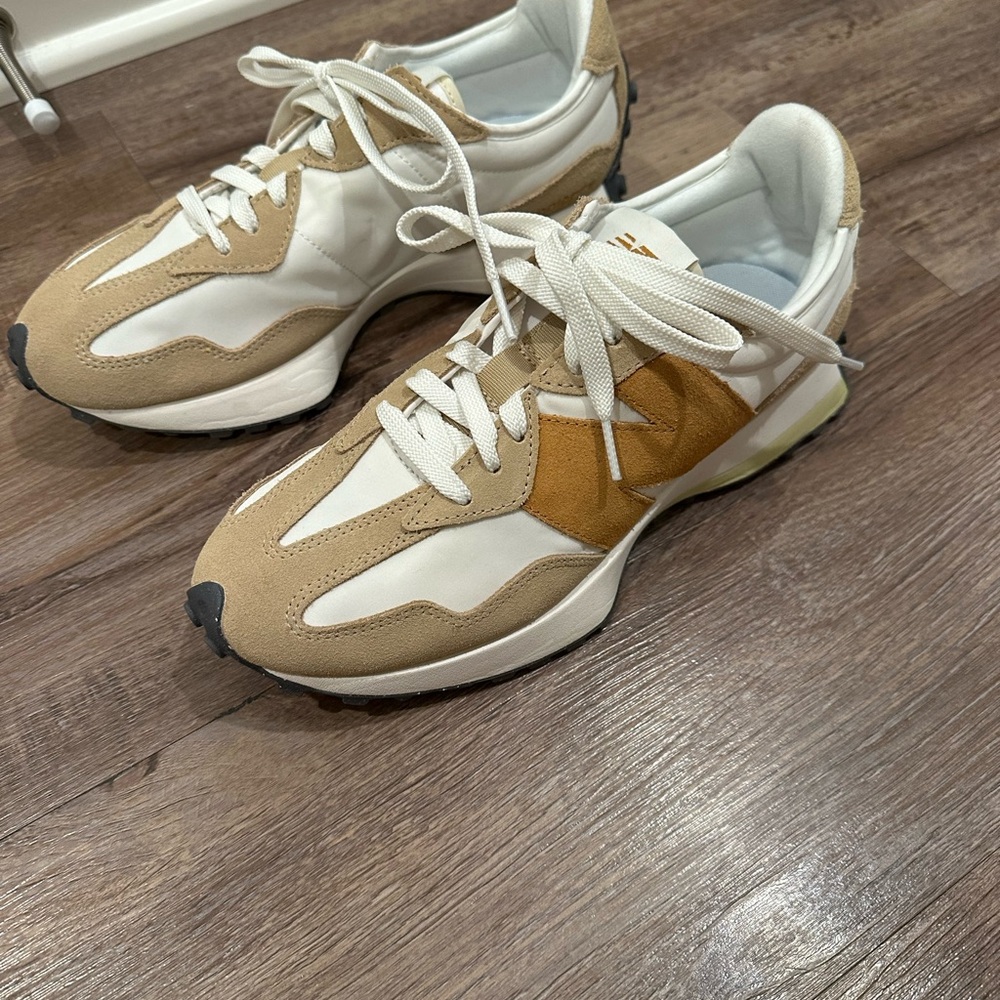 Women’s New Balance 327 • Intense tobacco